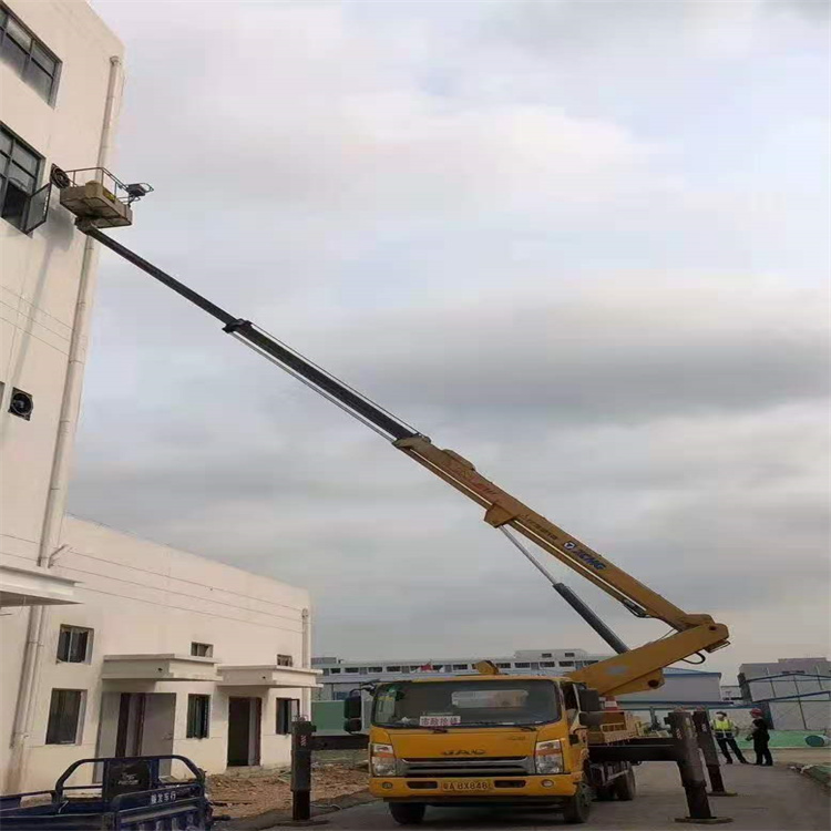 房县哪里有小型吊车出租的